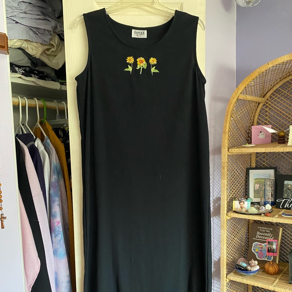 Black sunflower maxi dress size Large